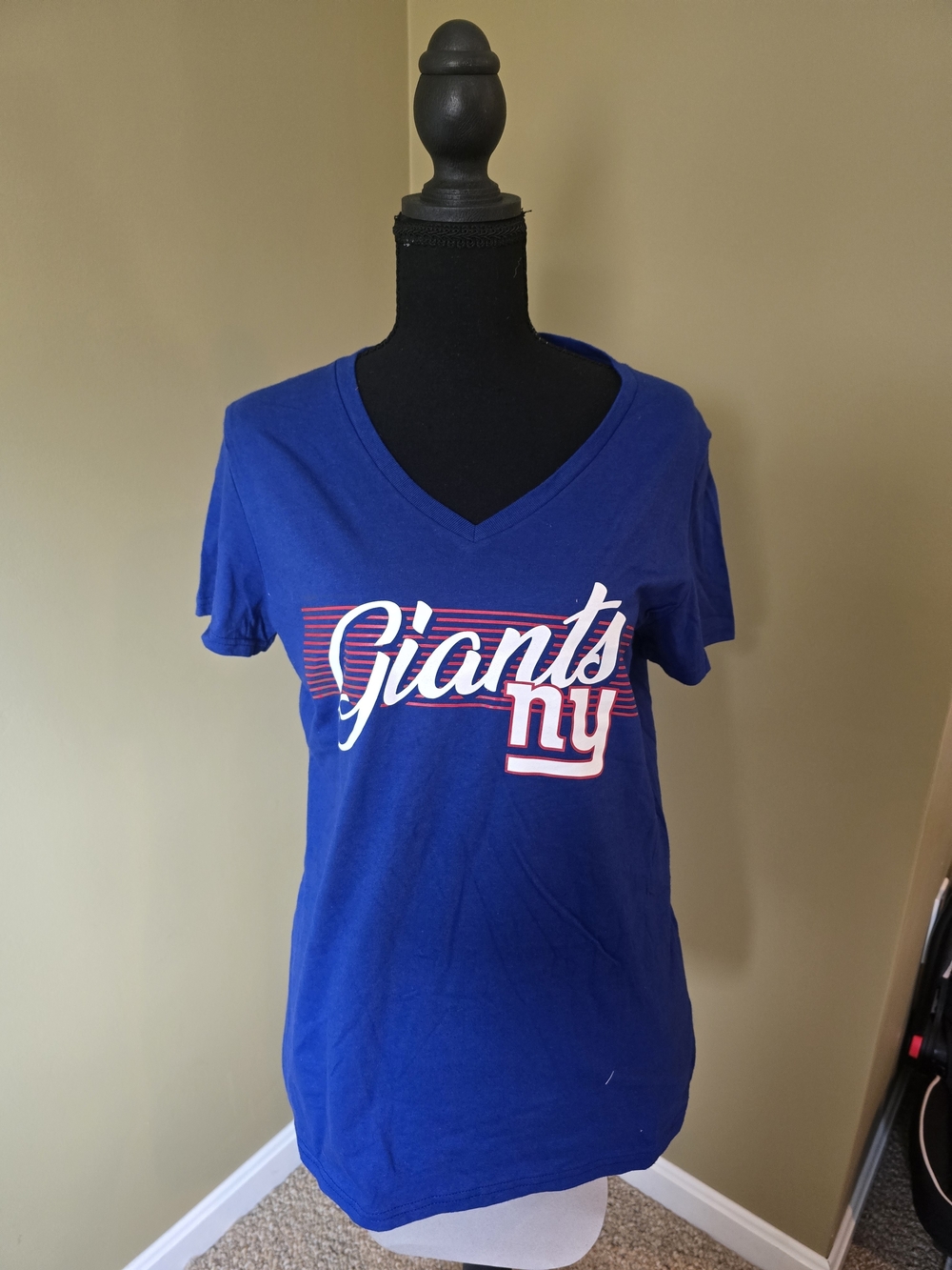 NFL Women's Royal Blue V-Neck 'Giants NY' Graphic Tee